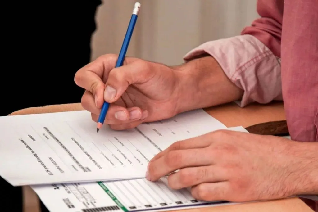 Celpe-Bras, exame que concede o certificado oficial de domínio da língua portuguesa para estrangeiros, irá abrir inscrições no dia 27 de julho. - Foto: Reprodução