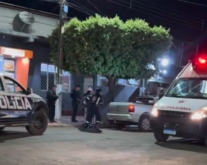 Homem é morto a tiros em casa em Rio Brilhante; três são presos