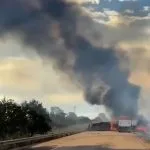 Acidente com quatro veículos causa incêndio e deixa feridos na BR-158 em Paranaíba
