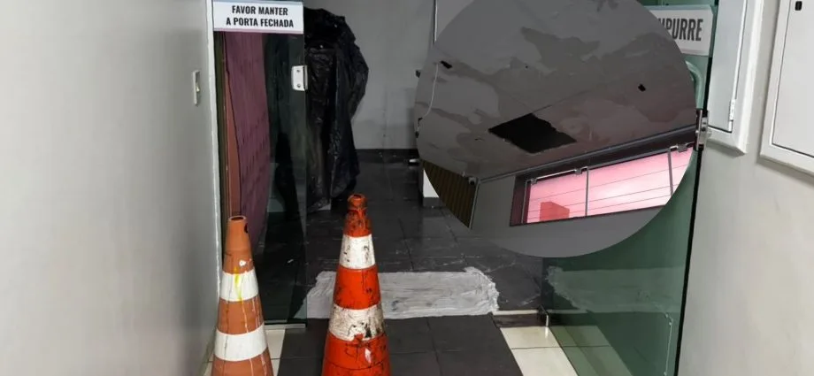 Teto desaba e interdita recepção da Maternidade Cândido Mariano em Campo Grande