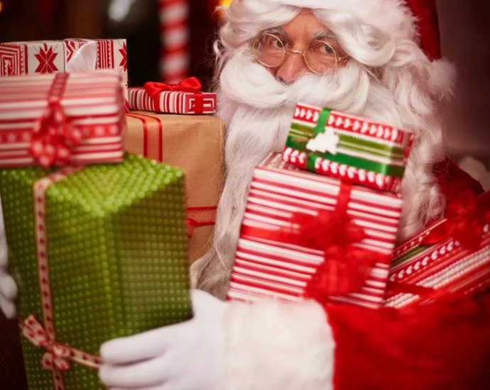 Vagas para Papai Noel em MS oferecem salários de até R$ 22 mil