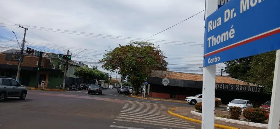 Relação entre a Rua Monir Thomé e a Escola Estadual Afonso Pena em Três Lagoas