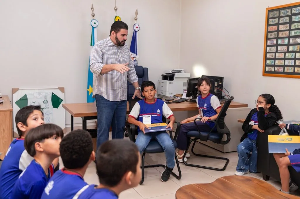 Visita guiada à Câmara de Três Lagoas envolve estudantes em cidadania