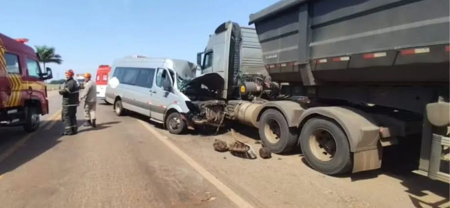 Acidente na BR-376 deixa 7 feridos em Dourados
