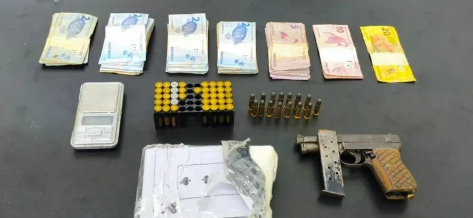Homem preso com droga e arma em operação policial em Sidrolândia