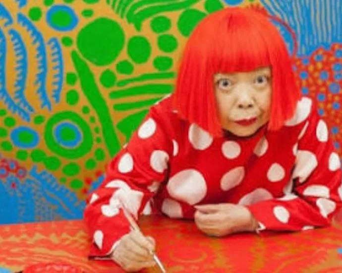 Morre Yayoi Kusama, ícone da arte contemporânea, aos 97 anos