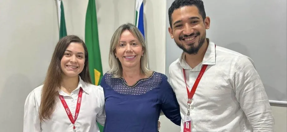 Prefeita Gerolina parabeniza João Vitor e dá boas-vindas à nova gerente em Água Clara