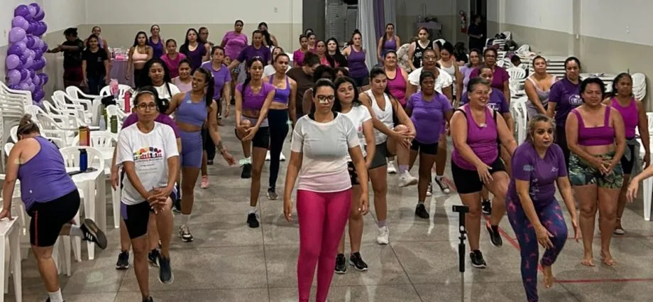 Aulas de Zumba em Água Clara apoiam a campanha Agosto Lilás
