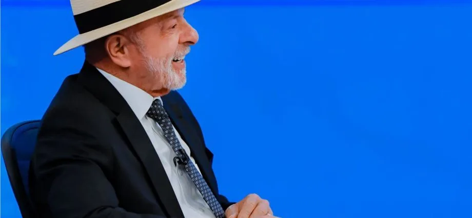 Lula afirma que não irá vender Correios e promete recuperação da estatal