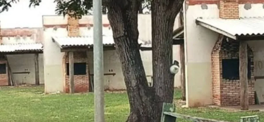 Corpo carbonizado encontrado em banheiro de balneário em Naviraí