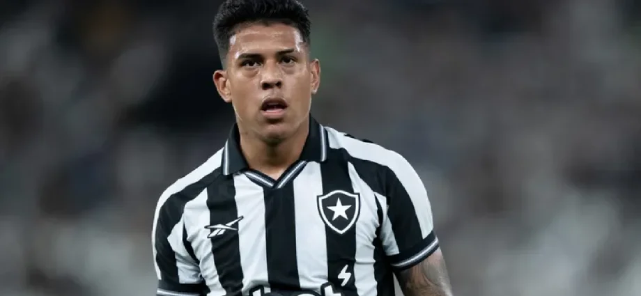 Empate entre Botafogo e Fluminense em clássico carioca com Matheus Martins em campo