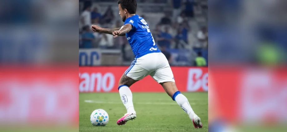 Cruzeiro vira sobre o Flamengo com gol nos acréscimos