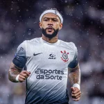 Corinthians aplica multa a Memphis Depay por videoclipe polêmico
