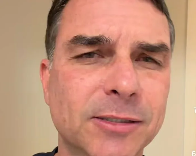 TSE restabelece filiação de Flávio Bolsonaro ao PL e cancela vínculo com o Missão
