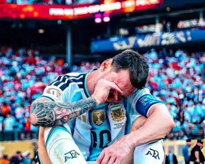 Messi encerra sua trajetória na Seleção Argentina após 20 anos