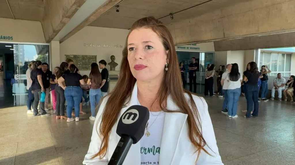 Funcionários da Santa Casa protestam por salários atrasados em Campo Grande