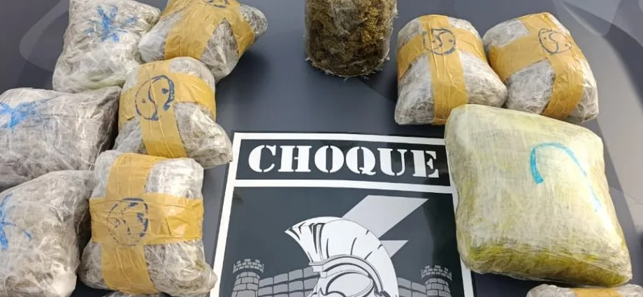 Homem é preso com 7 kg de skunk e drogas em Campo Grande