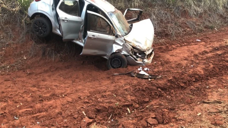 Capotamento de Fiat Argo em Três Lagoas deixa homem ferido e gera investigação