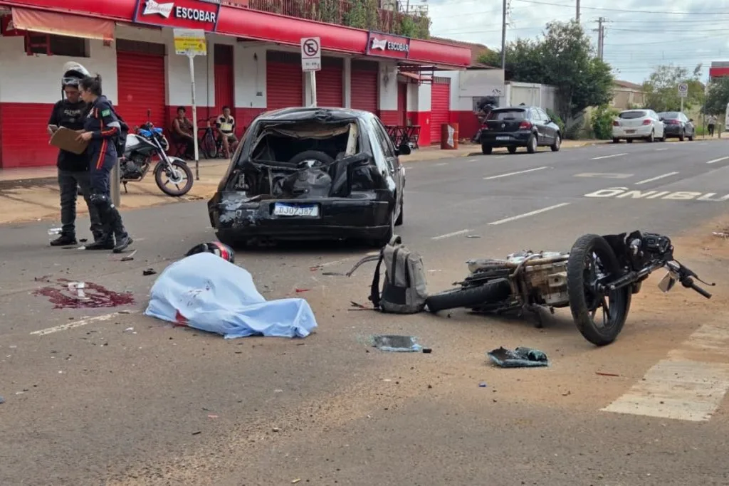 acidente com motociclista e carro