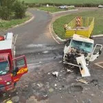 Motorista preso em acidente entre caminhão-tanque e bitrem na MS-141