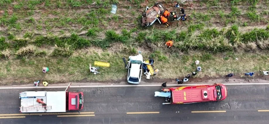 Acidente na BR-376 em Ivinhema deixa um morto e cinco feridos