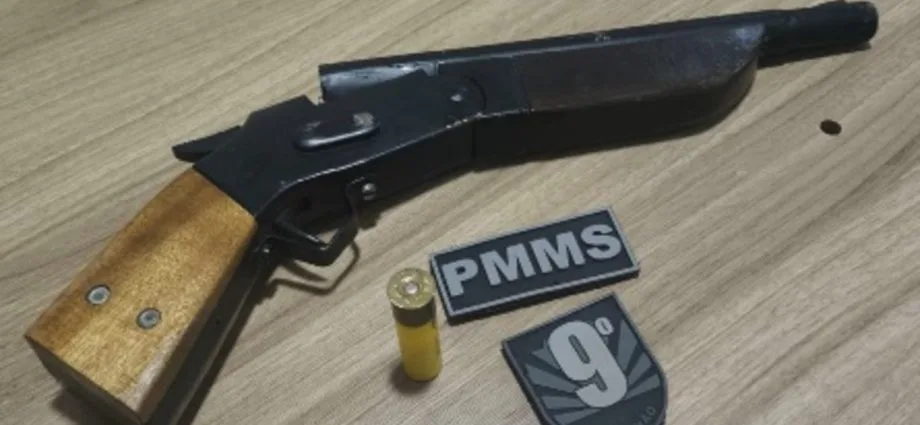 Homem é preso por porte ilegal de arma em bar em Jaraguari