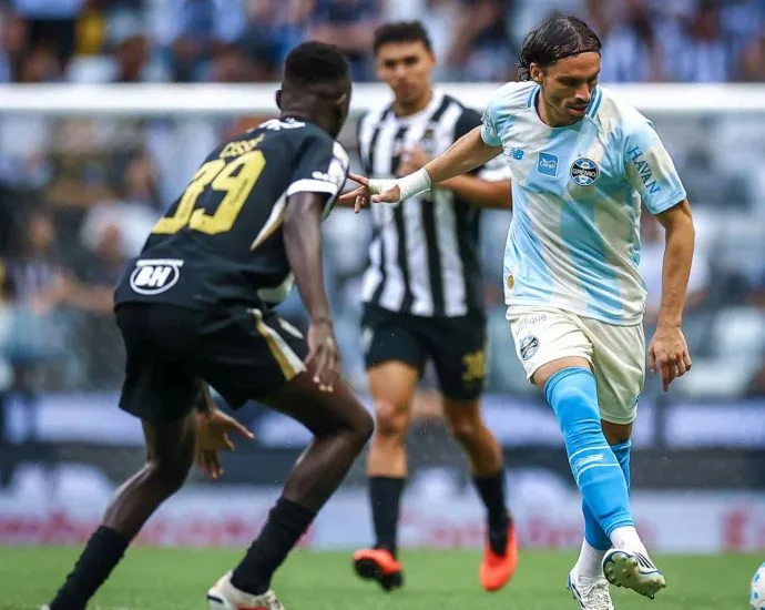 Atlético-MG vence Grêmio por 3 a 0 em Belo Horizonte