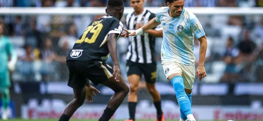 Atlético-MG vence Grêmio por 3 a 0 em Belo Horizonte