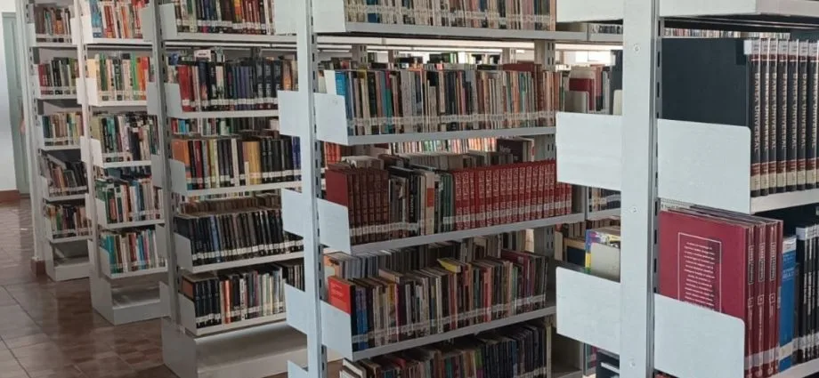 Biblioteca Pública de Campo Grande reabre após 17 meses com 35 mil livros