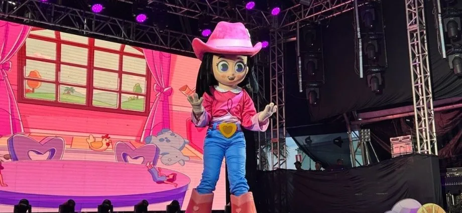 Festival de Inverno de Bonito anima crianças com Boiadeirinha