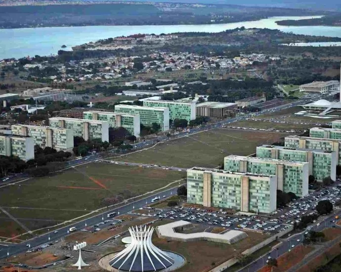 Governo federal propõe limite para reajuste de servidores em 2027
