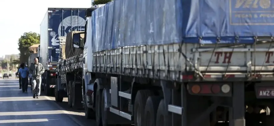 Vagas para Motorista de Caminhão e Aplicador Agrícola em Campo Grande
