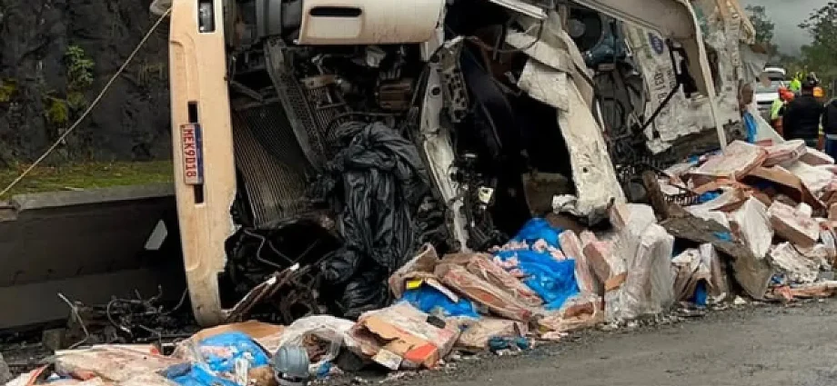Acidente fatal na BR-277 em Morretes deixa caminhoneiro de Campo Grande morto