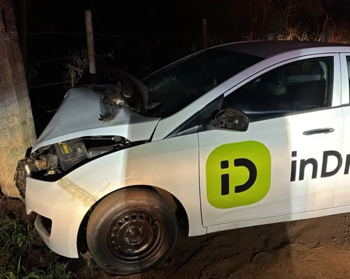 Acidente em Campo Grande: motorista perde controle e colide com poste