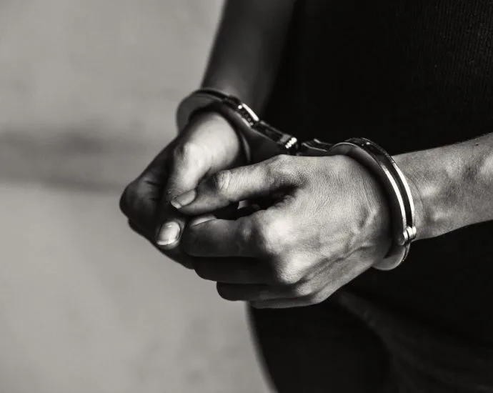 Homem é preso após agredir mãe em Campo Grande