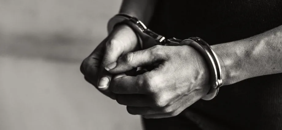 Homem é preso por suspeita de expor órgão genital a meninas em Dourados