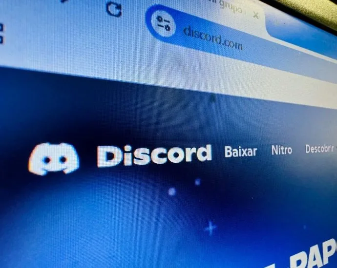 Discord deve comprovar proteção a menores para retomar transmissões ao vivo no Brasil