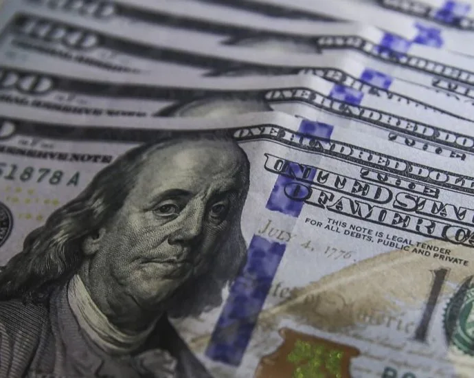 Dólar sobe a R$ 5,11 com aversão ao risco em meio a impasse sobre Ormuz