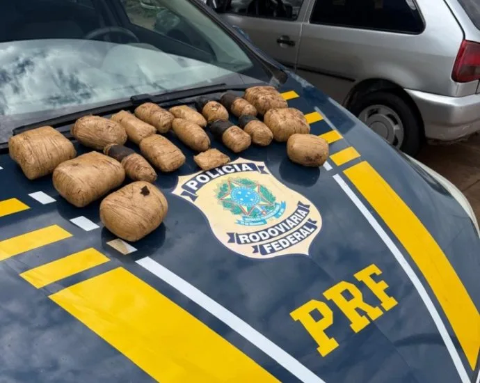 PRF apreende 5,4 kg de haxixe em fiscalização na BR-158