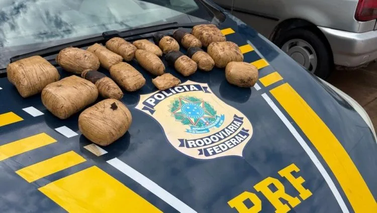 PRF apreende 5,4 kg de haxixe em fiscalização na BR-158