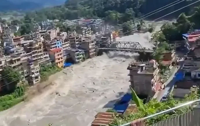 Avalanche de lama causa 160 mortes na fronteira do Nepal com o Tibete