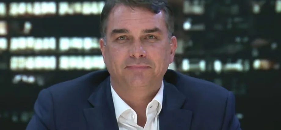 Flávio Bolsonaro responsabiliza governo Lula por tarifas dos EUA
