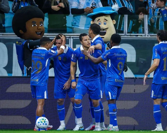 Grêmio vence Chapecoense e se prepara para Gre-Nal decisivo