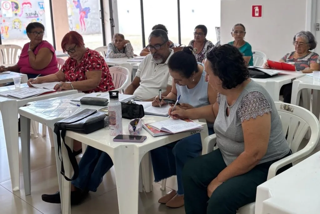 Pessoas com mais de 55 anos podem fazer curso de educação digital (Foto: Divulgação/Unami)