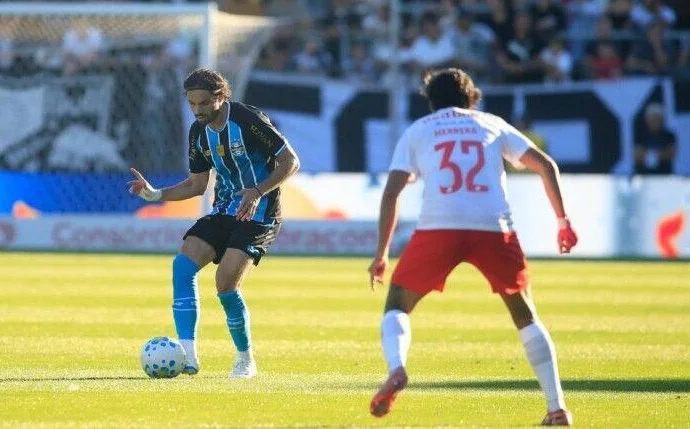 Red Bull Bragantino vence Grêmio nos acréscimos e deixa rival ameaçado