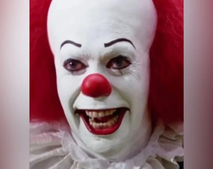 Morre Tim Curry, icônico palhaço Pennywise do filme ‘It’