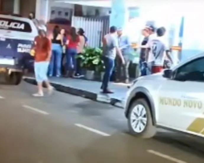 Homem é morto a tiros em bar em Mundo Novo