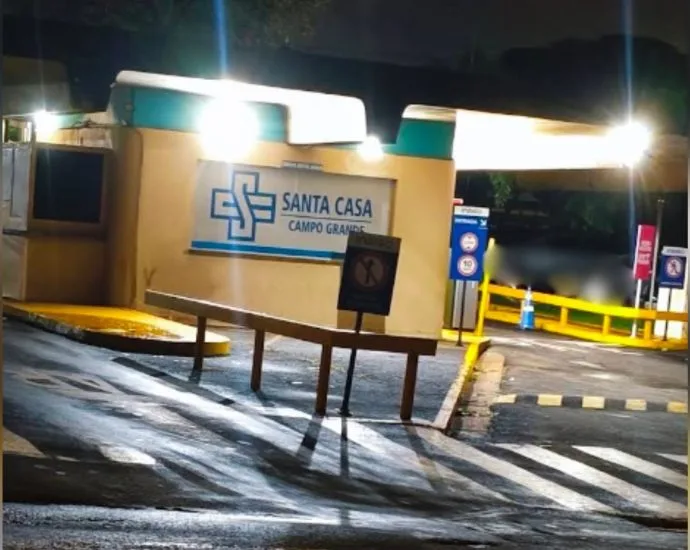 Homem é baleado e chega desacordado à Santa Casa em Campo Grande