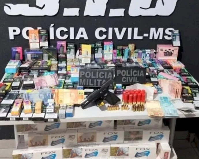Homem é preso com pistola, munições, 200 vapes e R$ 6,4 mil em Deodápolis