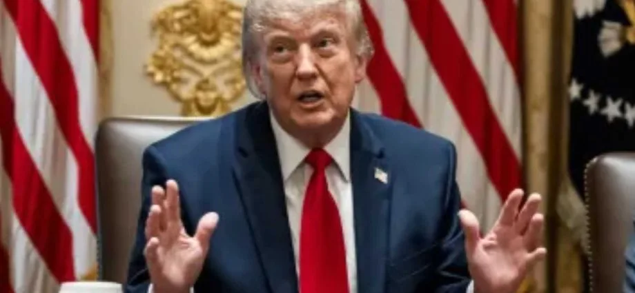Trump publica cartaz gerado por IA com menção a 3° mandato, proibido nos EUA